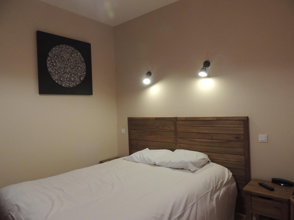Hotel Des Alpes Le Bourg-dʼOisans Habitación foto