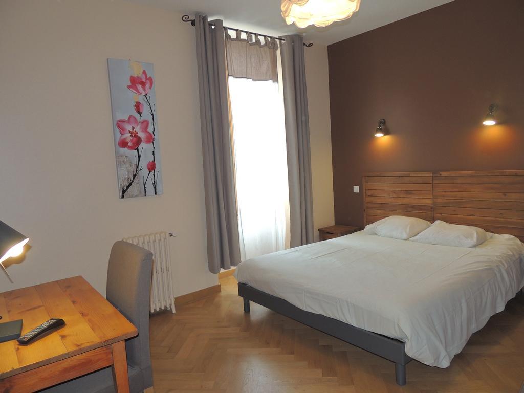 Hotel Des Alpes Le Bourg-dʼOisans Habitación foto
